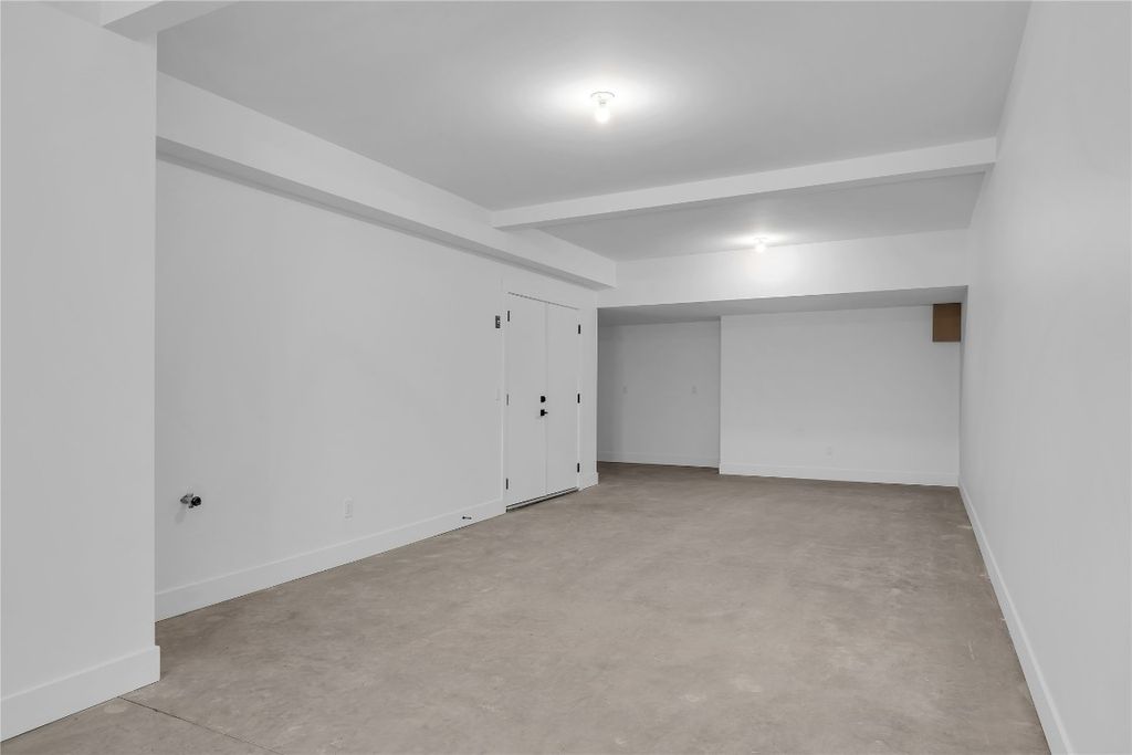 listing image 16516671354413128776