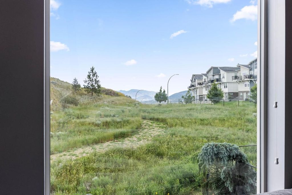 listing image 16512189863236202870