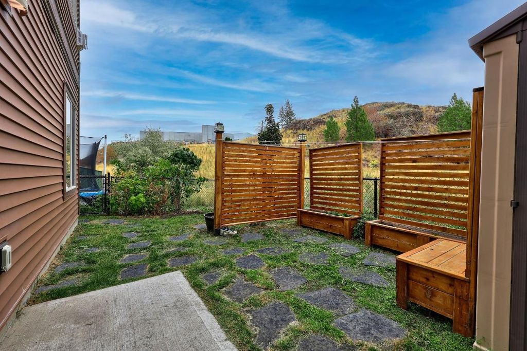 listing image 16518465824498303356