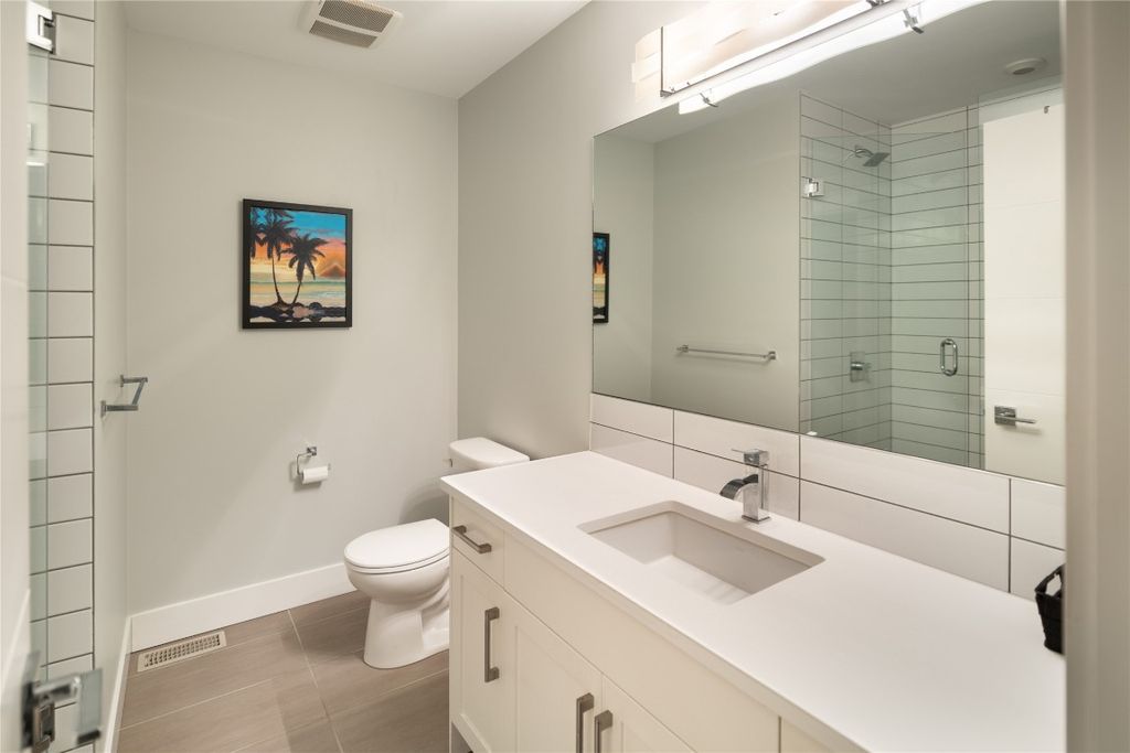 listing image 16517144953184865625