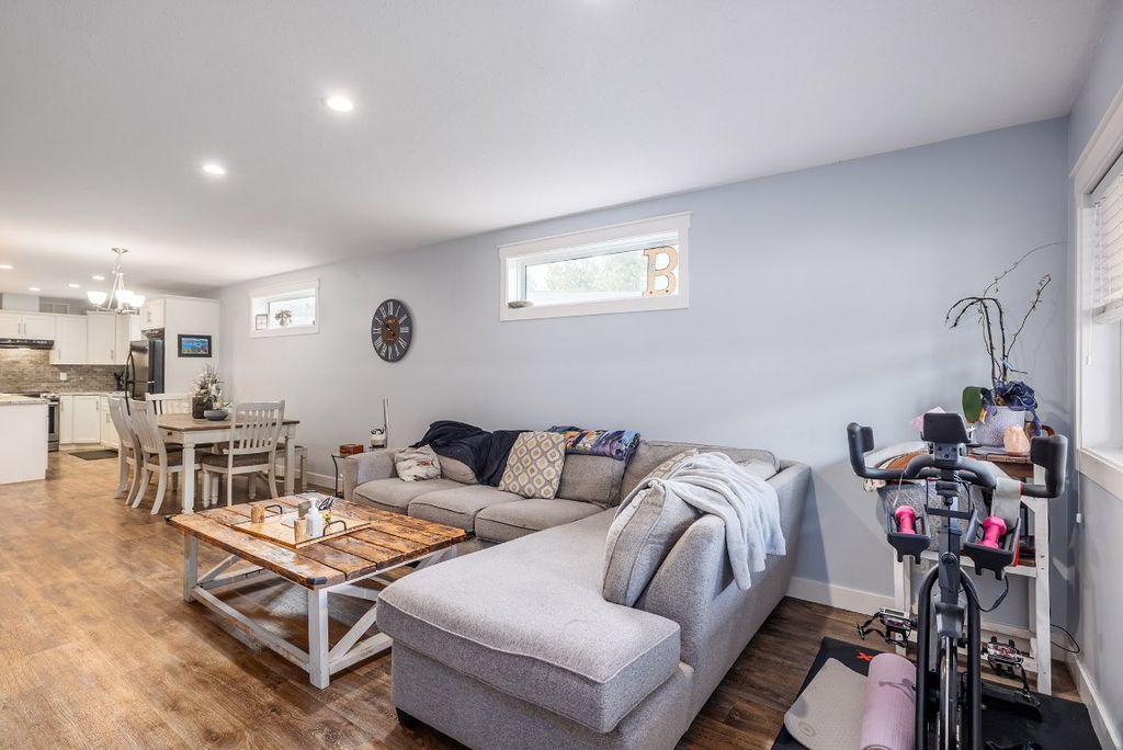 listing image 16512378865673109062