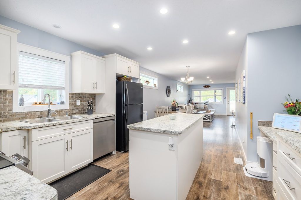 listing image 16519445677570720063