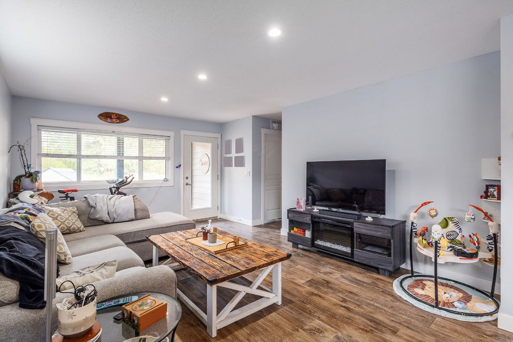 listing image 16515625081929471326