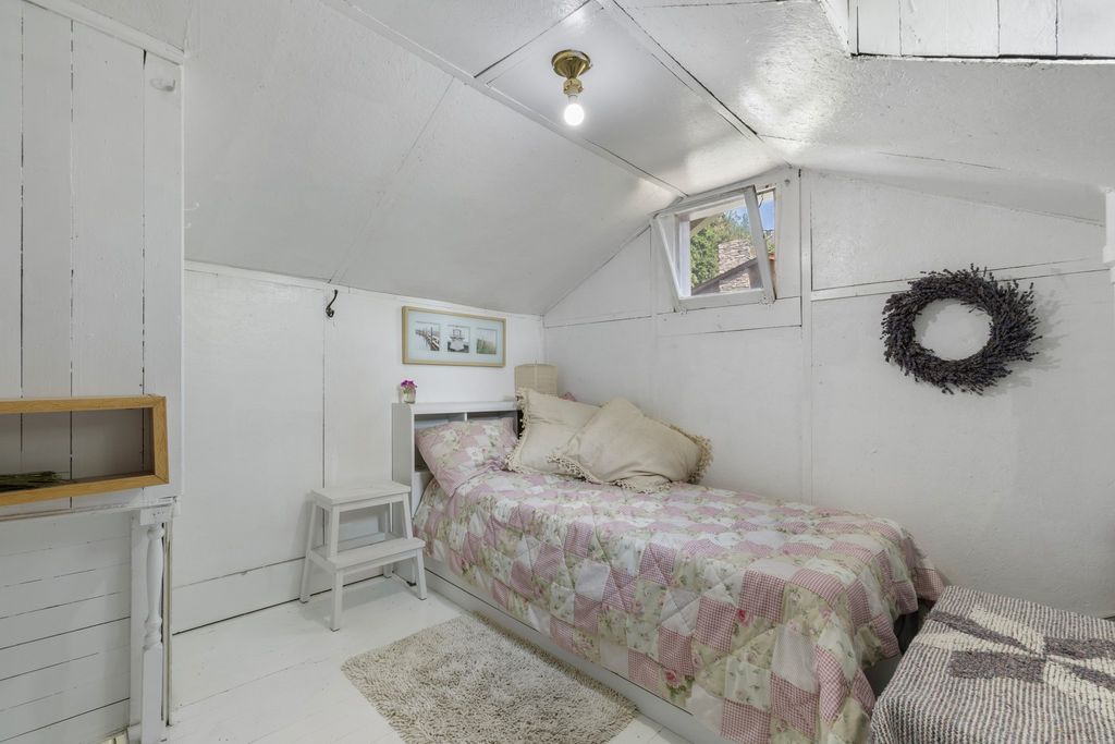 listing image 16516527882230242292