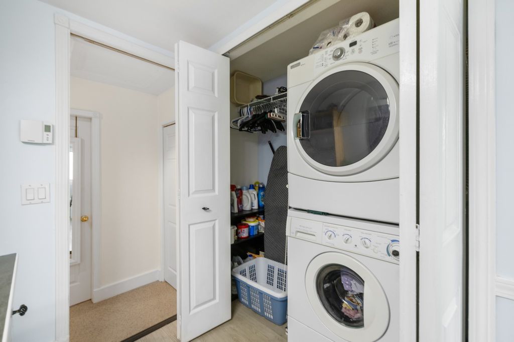 listing image 16517589967474832389