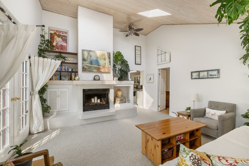 listing image 16516639506951356129