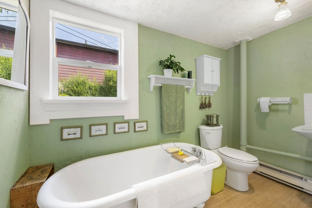 listing image 16517027037945425565