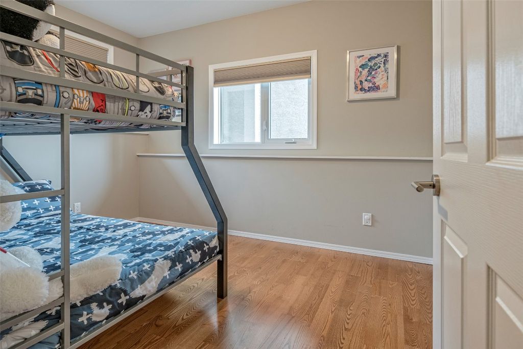 listing image 16513516353775218599