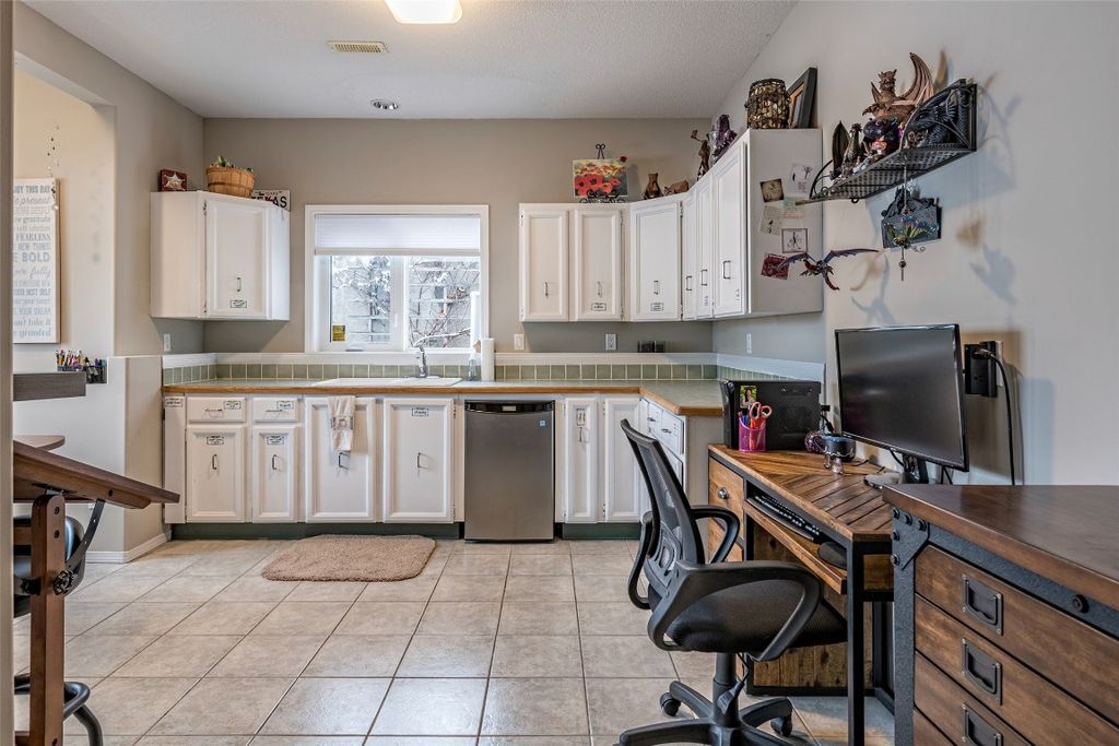 listing image 16514391633244714122