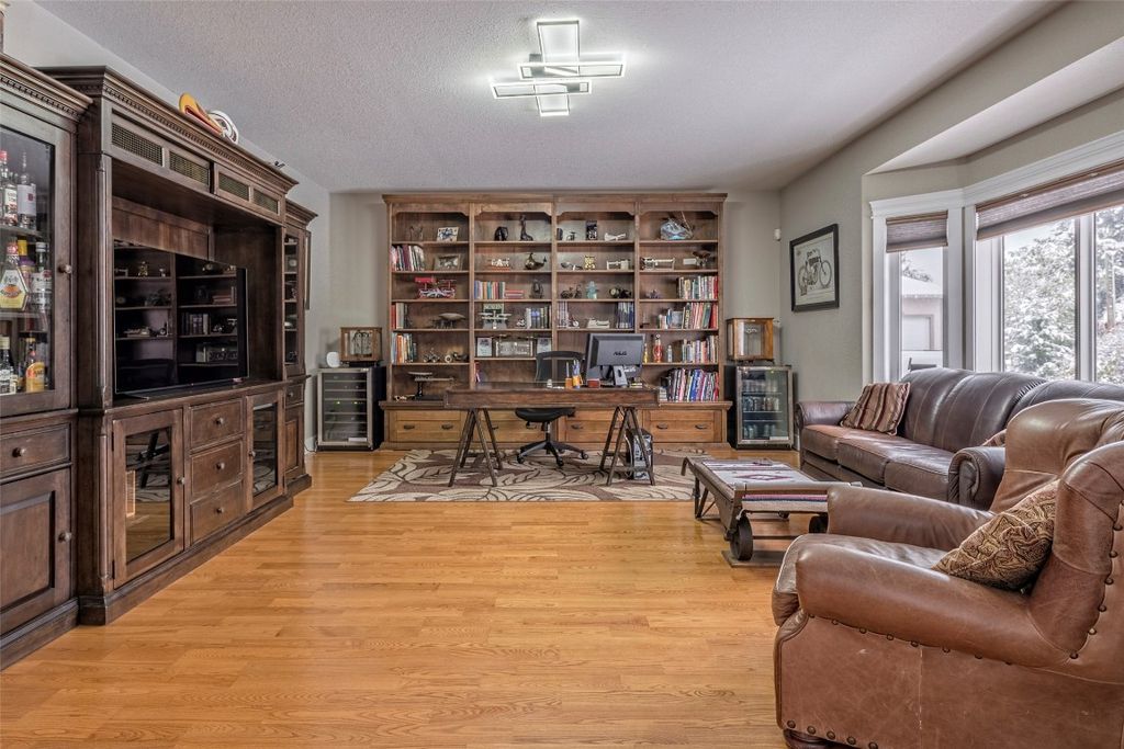 listing image 16510750409536381430