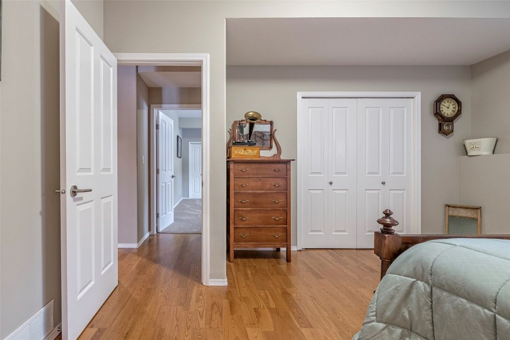 listing image 16517849456575342600