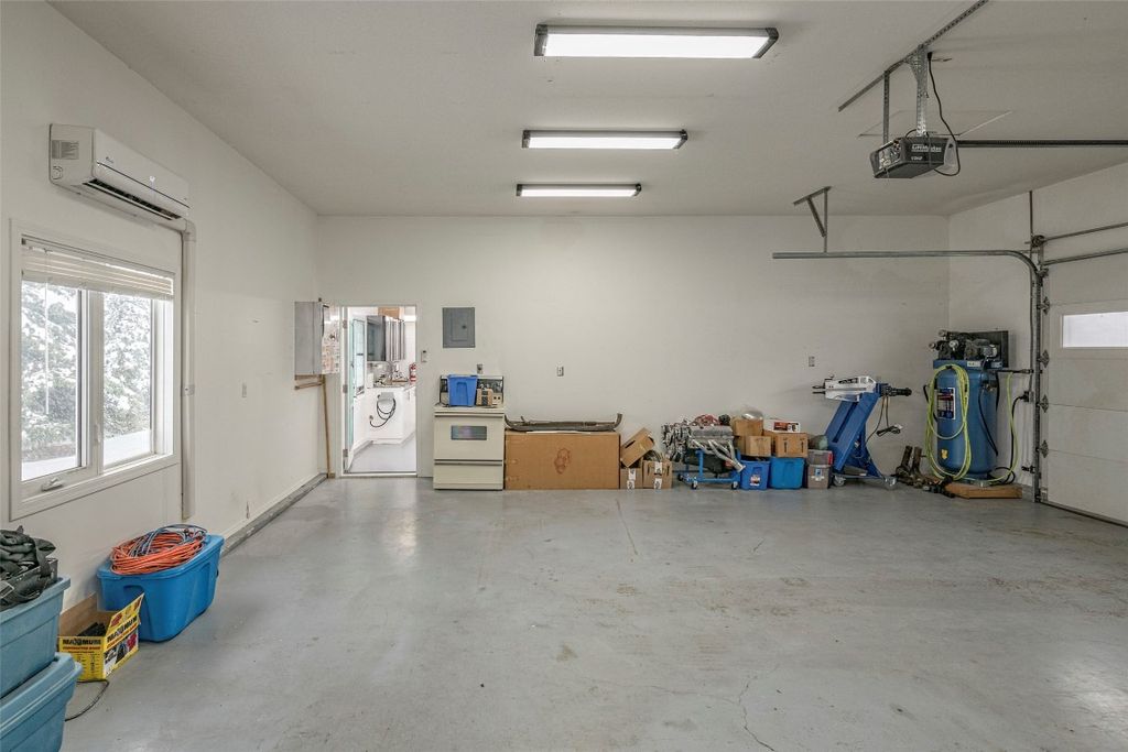listing image 16510355536357689444