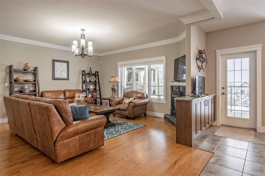 listing image 16517495355395891692