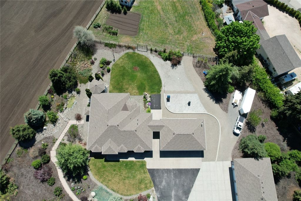 listing image 16516100525802570026