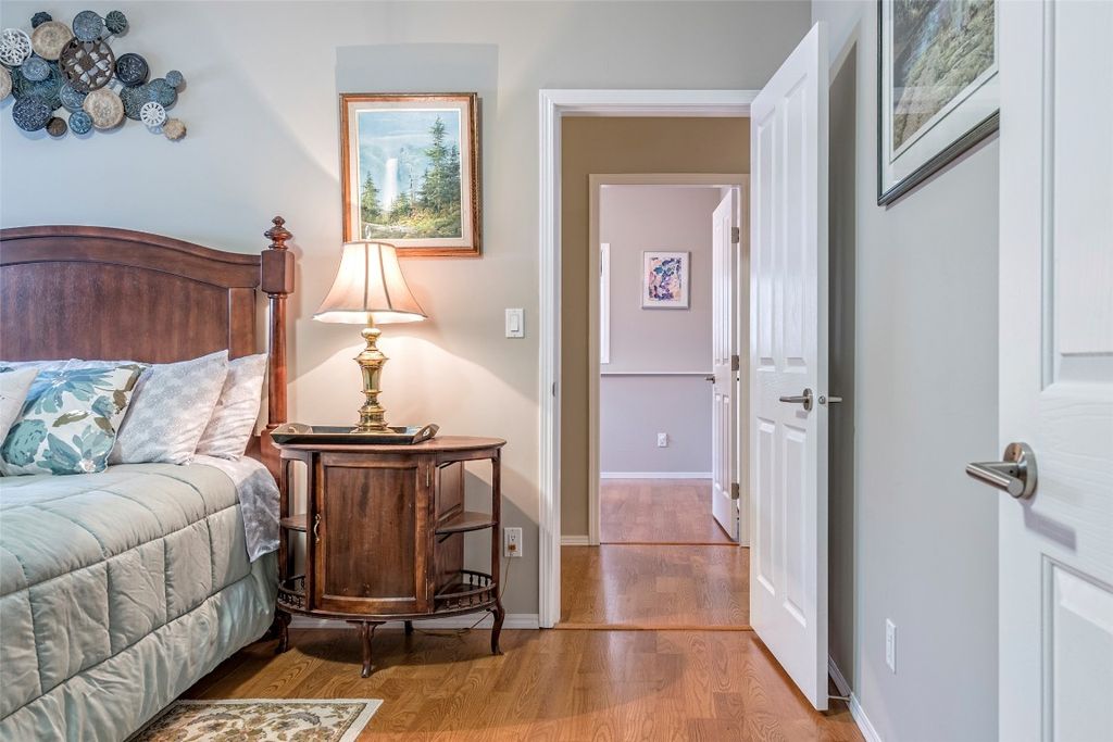 listing image 16515934022342520942