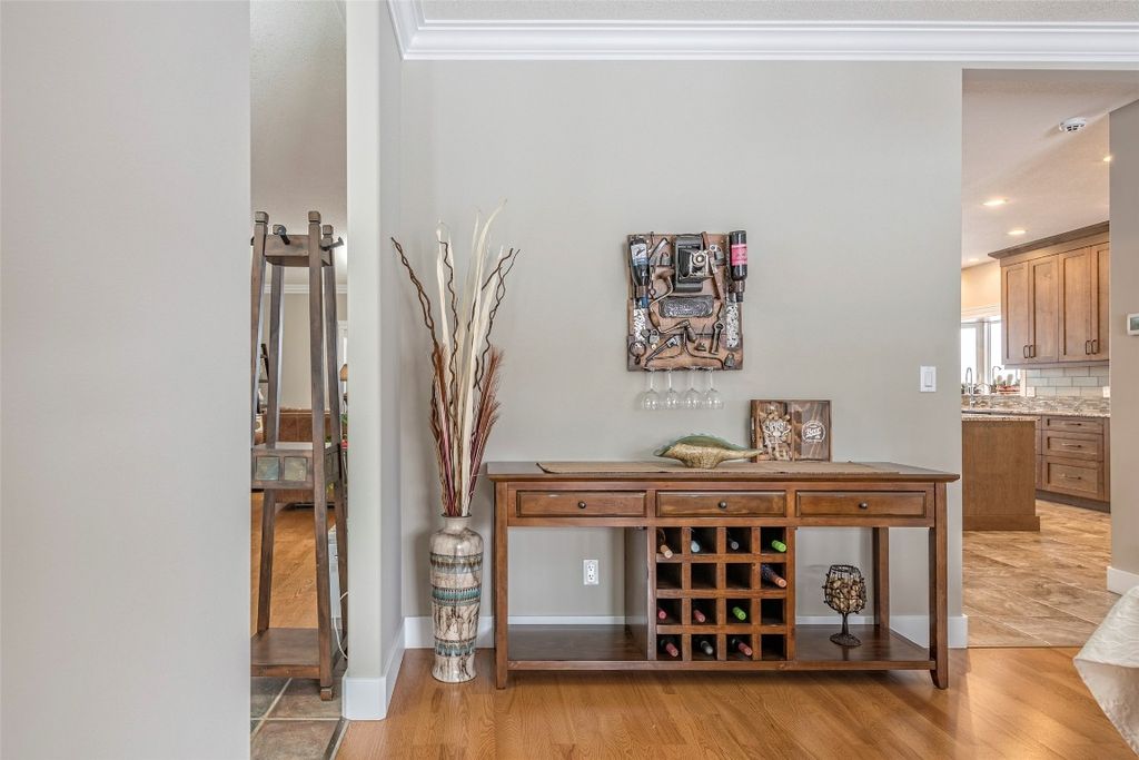 listing image 16510164390991916994