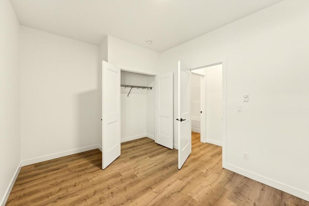 listing image 16510242548725324076