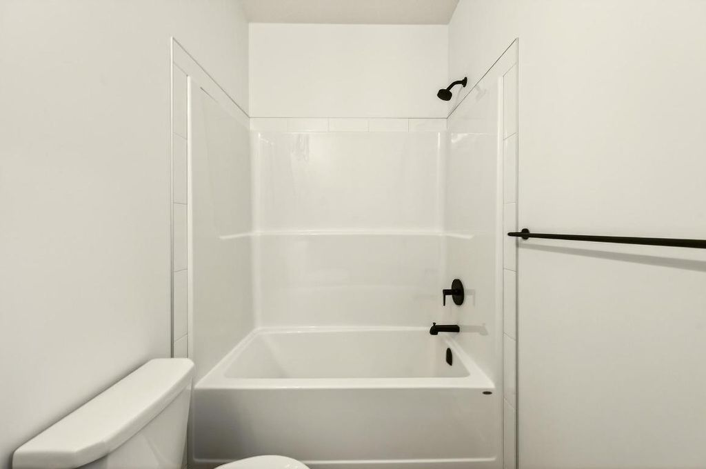 listing image 16515196683141702926