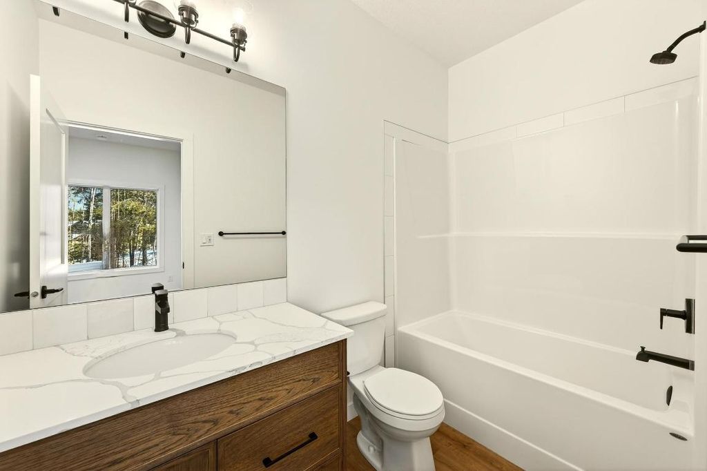 listing image 16518929652782443483