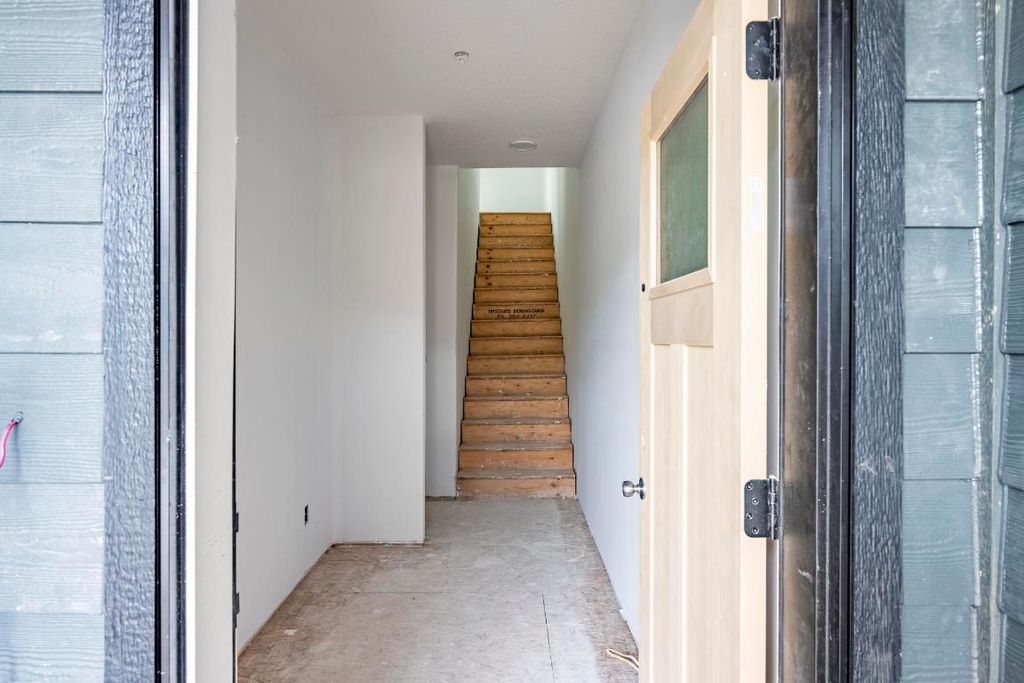 listing image 16519730298239330836