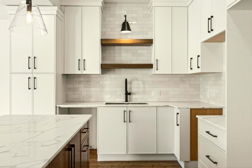 listing image 16512436593432744720