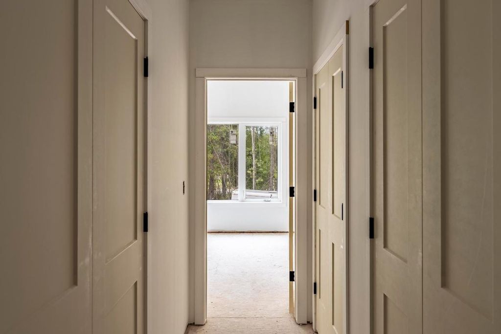 listing image 16515787831786912556