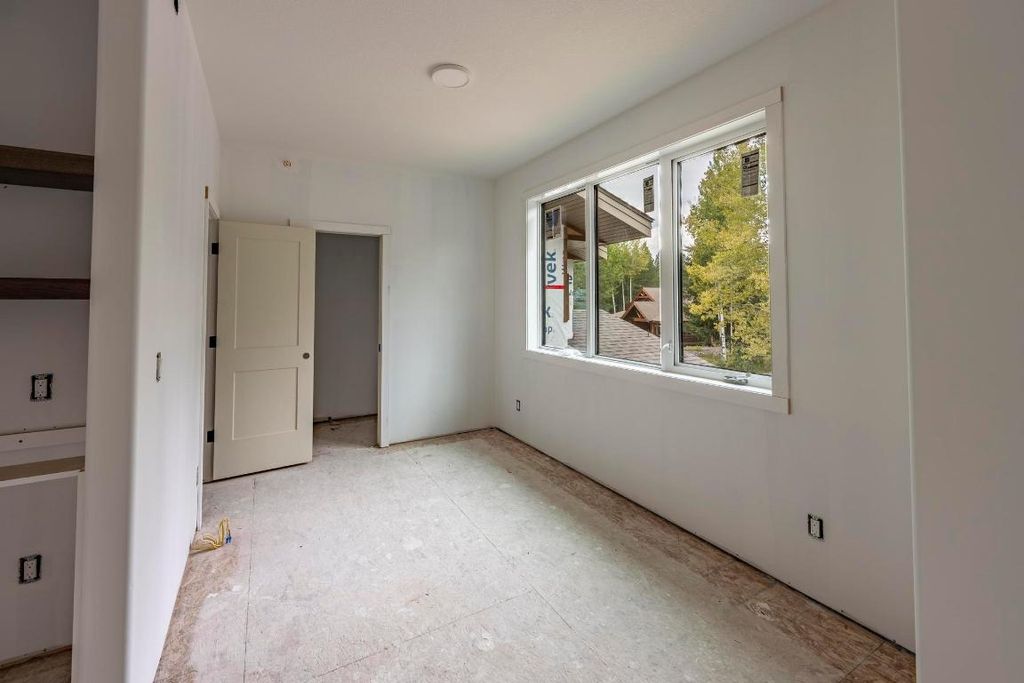 listing image 16512317255210919577