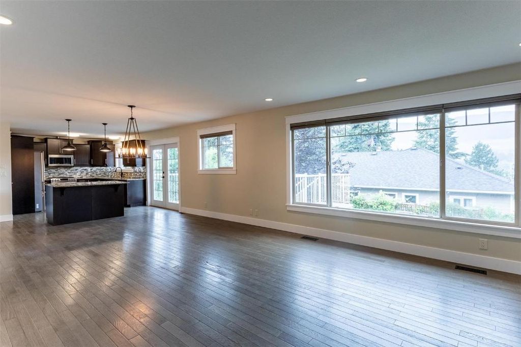 listing image 16518412198112784517