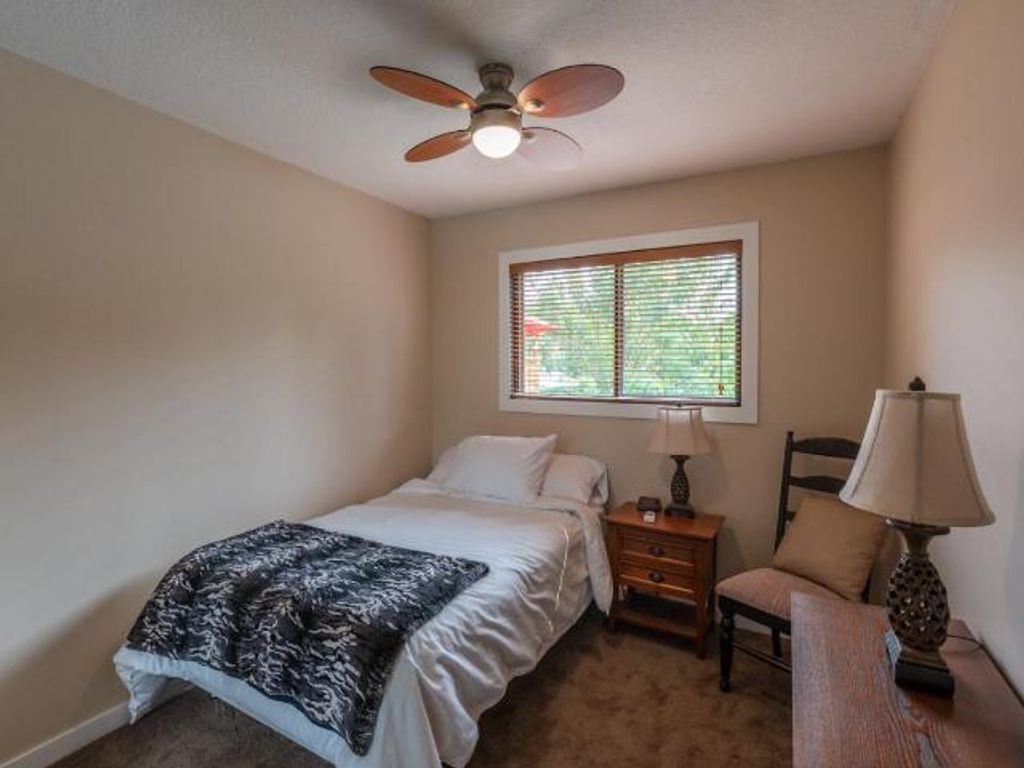listing image 16518888673443743402
