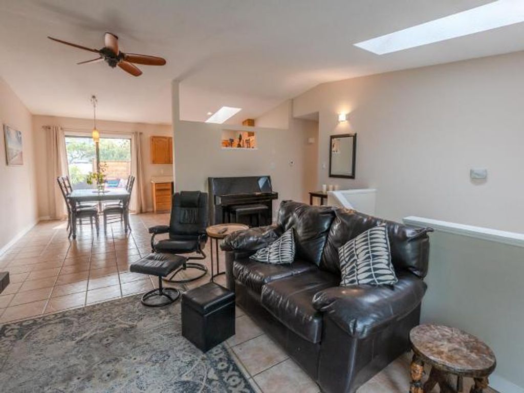 listing image 16511957542340416808