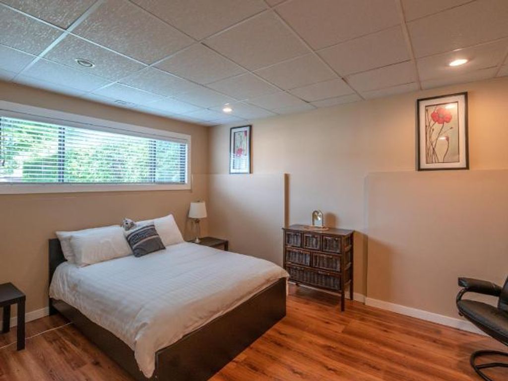 listing image 16517053913194893007