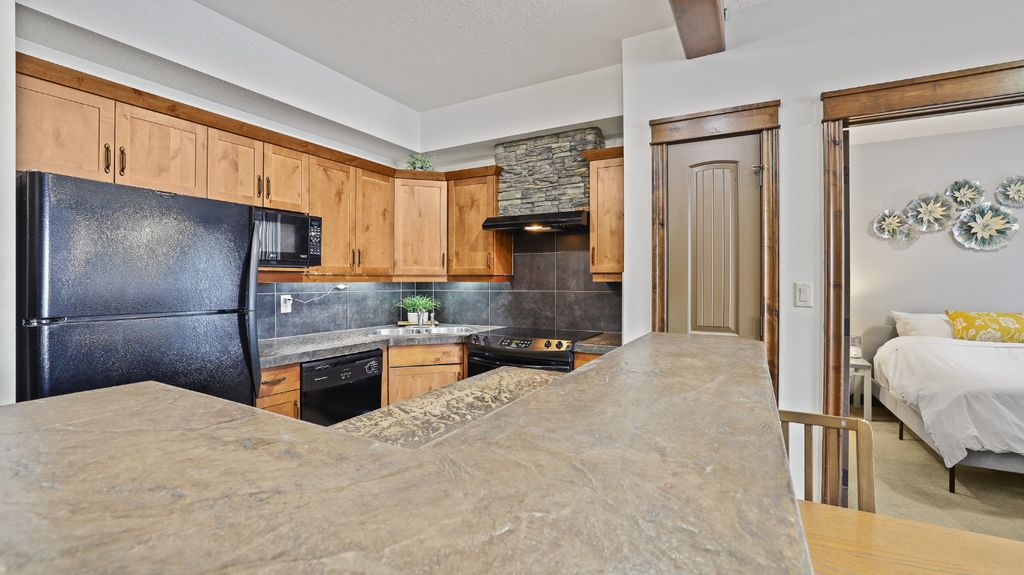 listing image 16515332485914879053