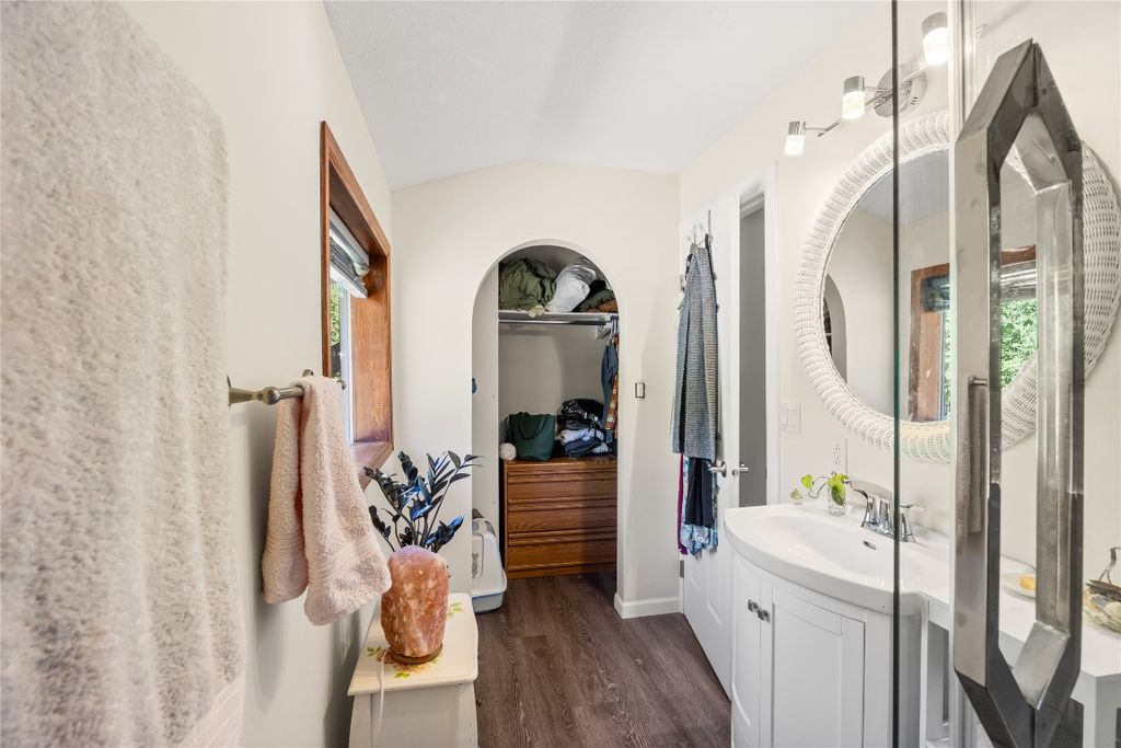 listing image 16510273088163761911