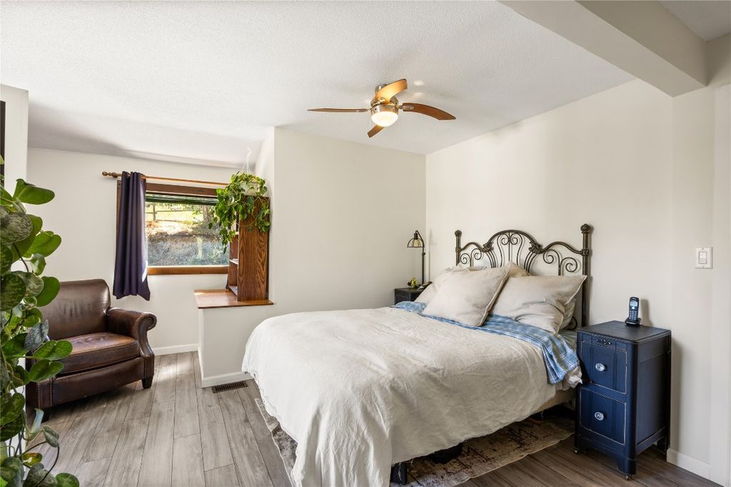 listing image 16514269138292300031