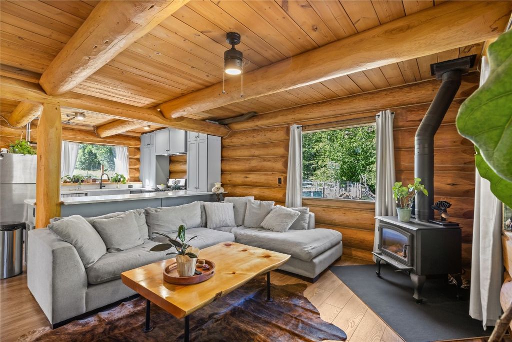 listing image 16515714399013424856
