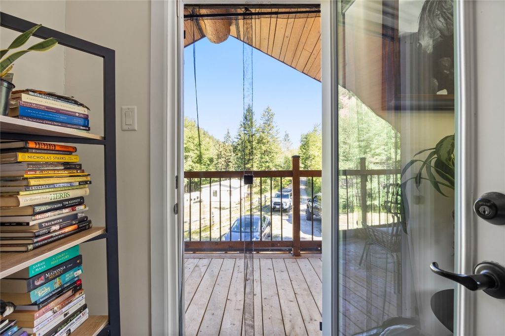 listing image 16517553946334159150