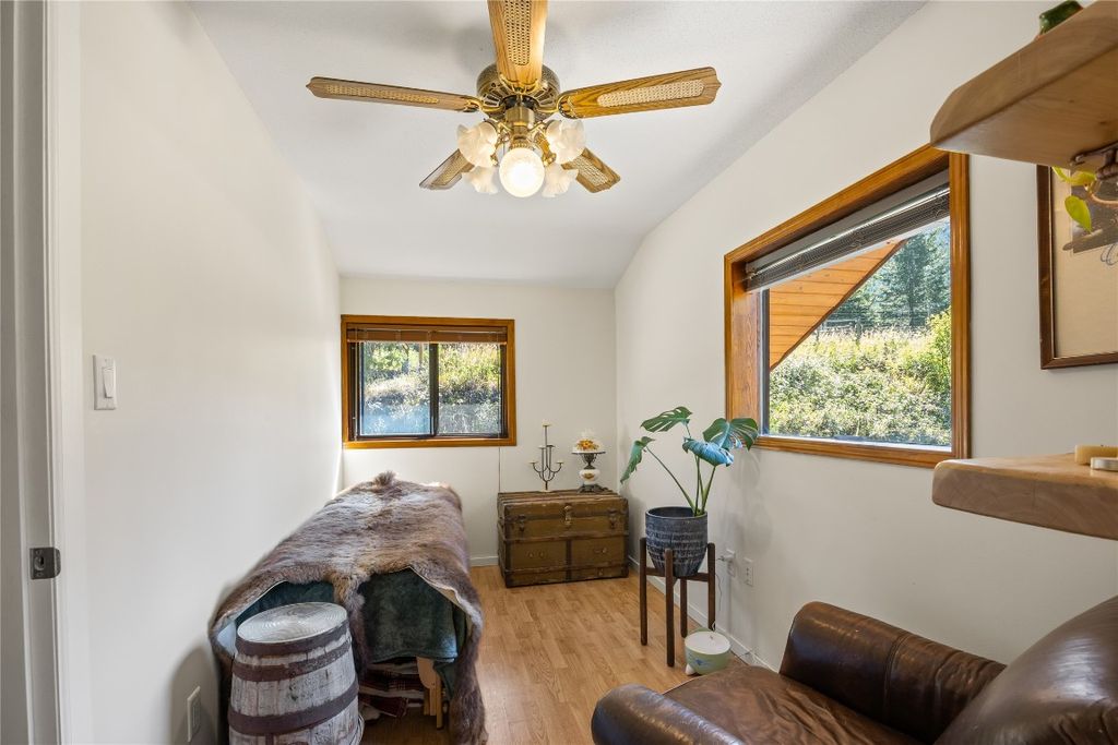 listing image 16516411228201162533