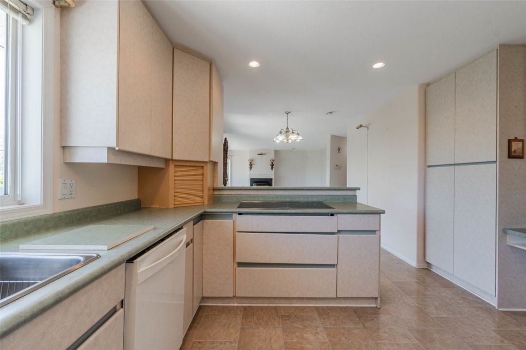 listing image 16512402438703608516