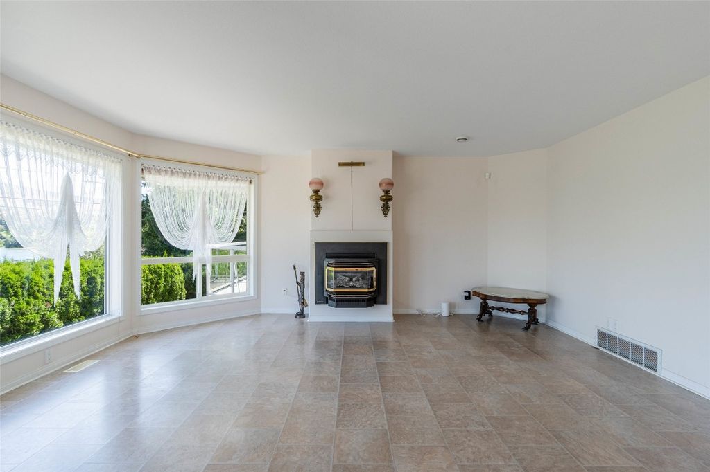 listing image 16514998543892988559