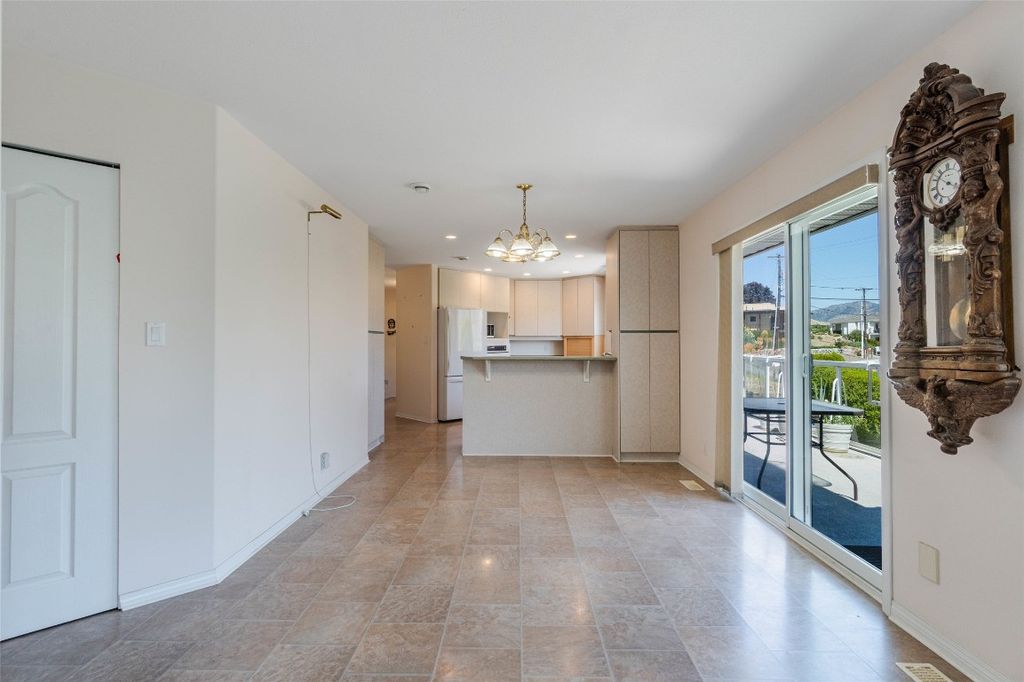 listing image 16512264910892934537