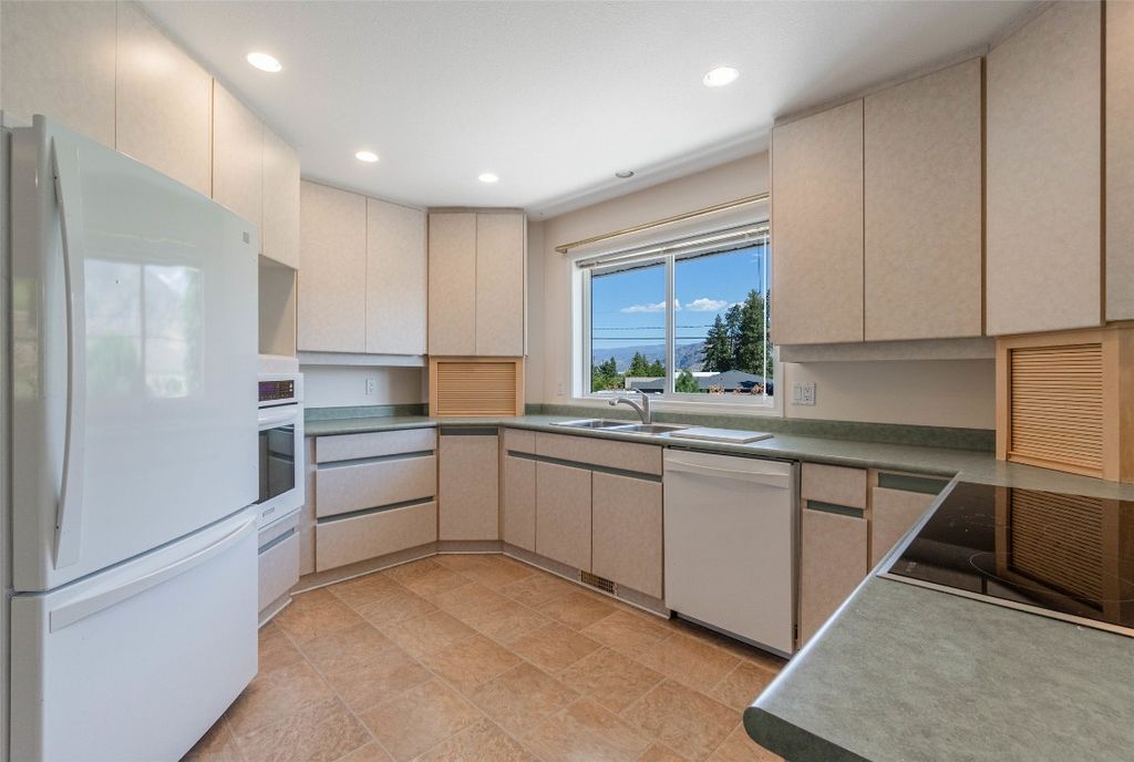 listing image 16515348727236706141