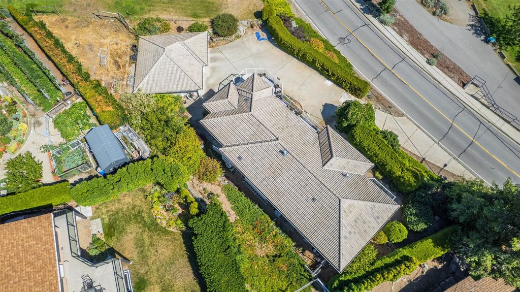 listing image 16513090951385167145