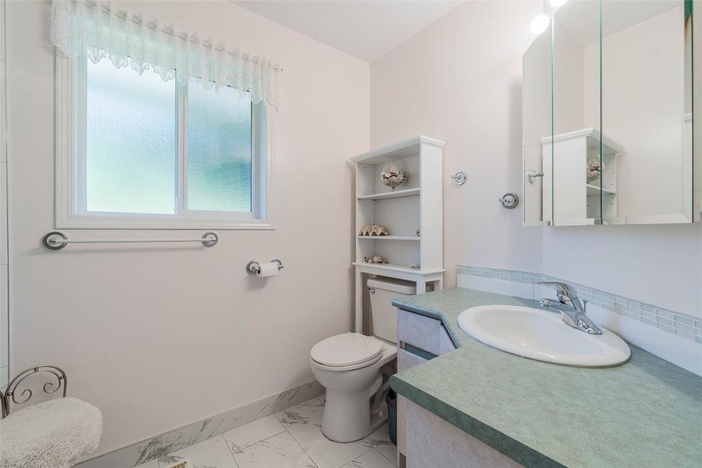 listing image 16519844523783402685