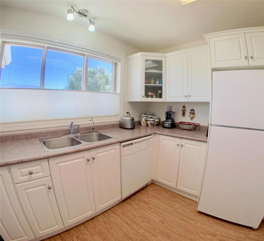 listing image 16512156133211287373