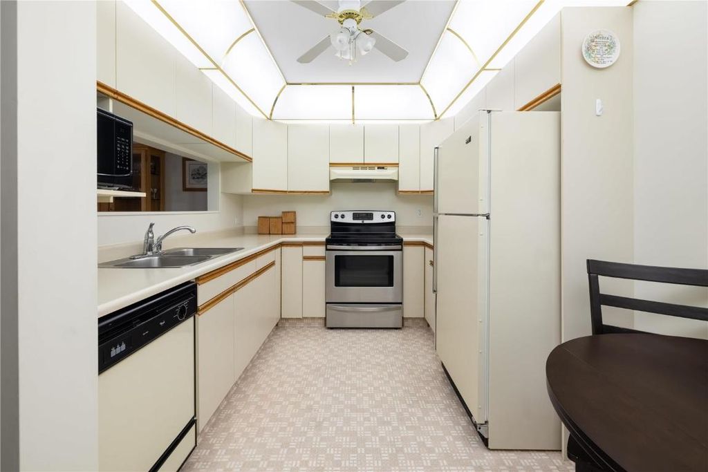 listing image 16513360603460117680