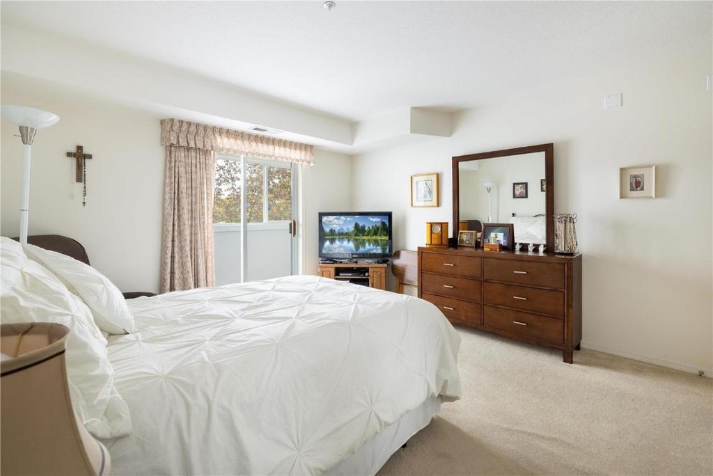 listing image 16511805603382334473