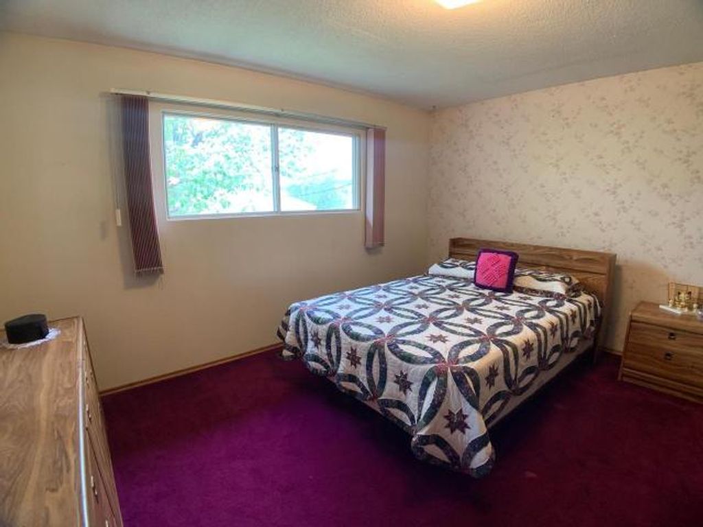 listing image 16517780018093422856