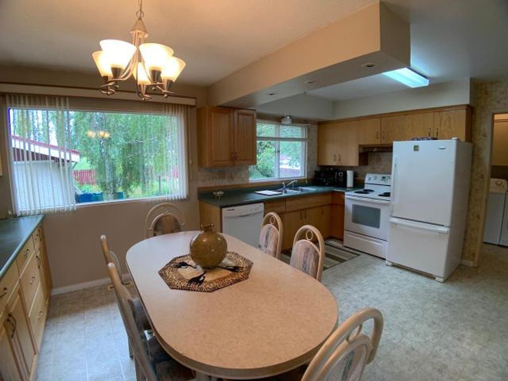 listing image 16513124043975800690