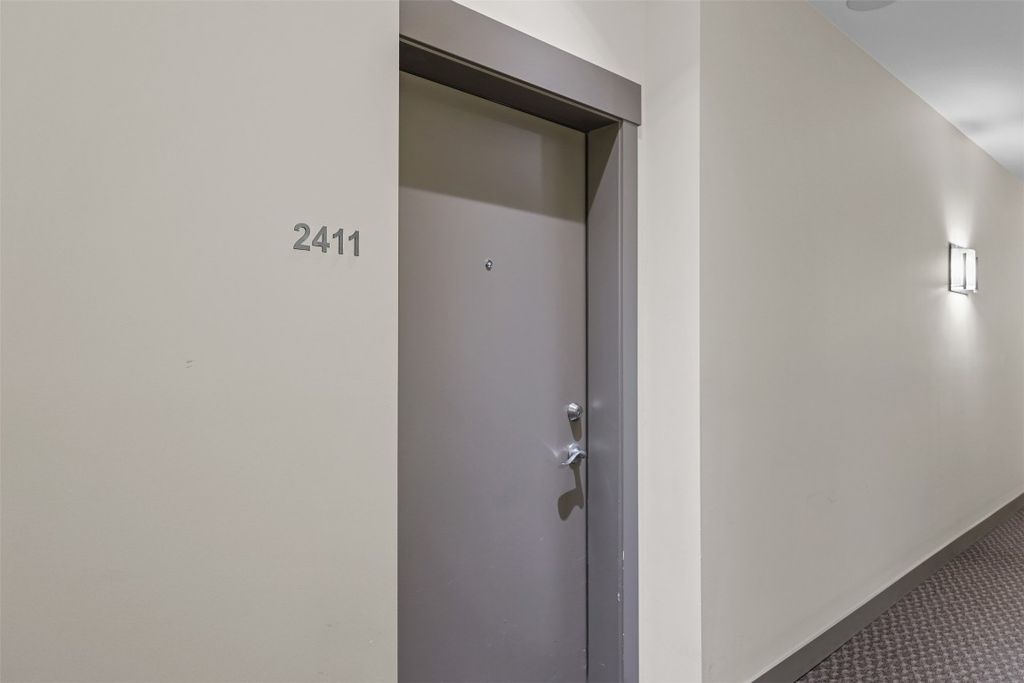 listing image 16517046759540351758