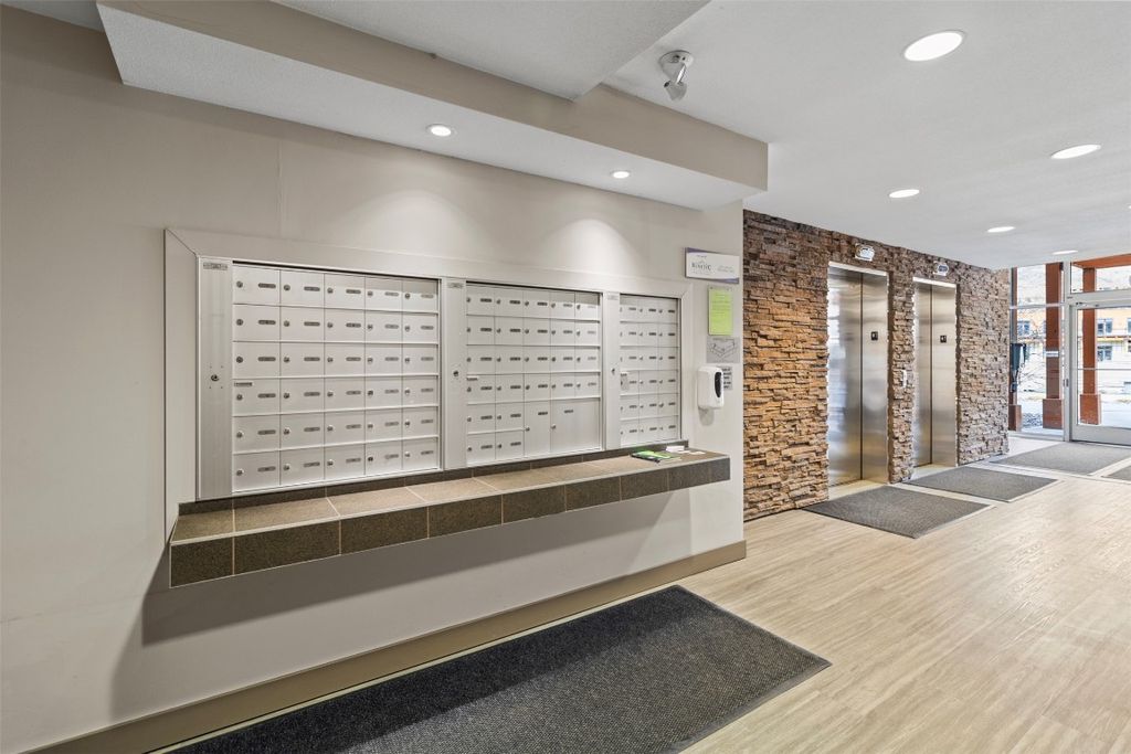 listing image 16514413435935939266